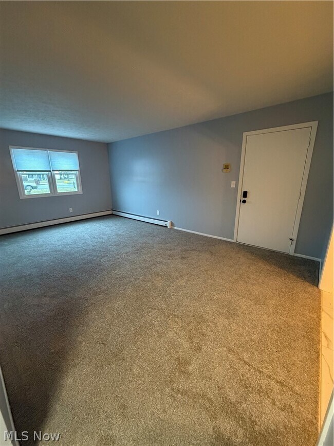 Building Photo - 118 Carter Cir