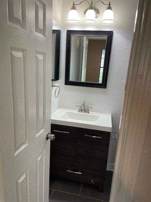 Building Photo - 2071 Little River Ln