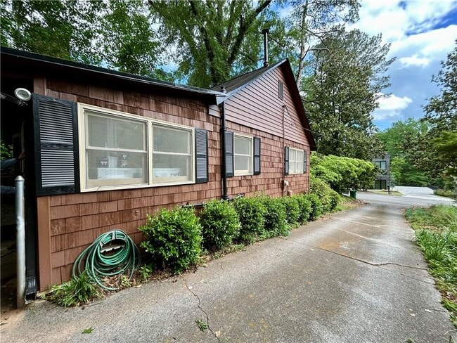Building Photo - 20 Spruell Springs Rd
