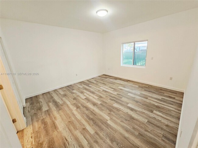 Building Photo - 127 NE 184th Terrace