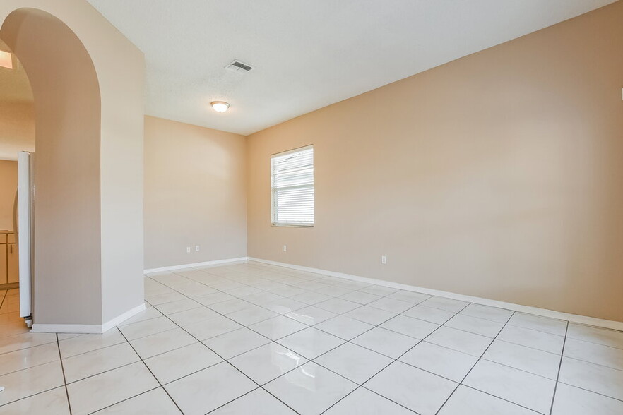 Building Photo - 12805 Woodbury Glen Dr