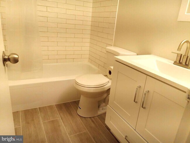 Building Photo - 5250 Valley Forge Dr