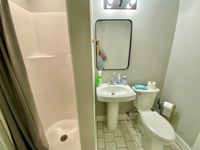 Building Photo - 254 W Washington St