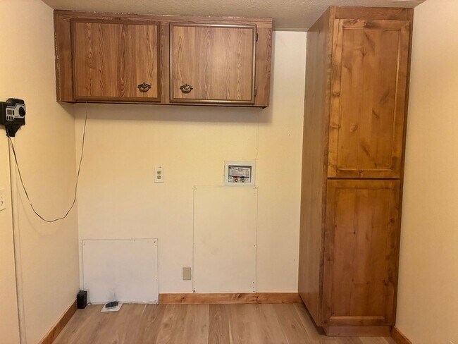Building Photo - Fully Remodeled 5 Bedroom Home on 1 Acre with Shop, RV Parking & Stunning Views In Shady Cove