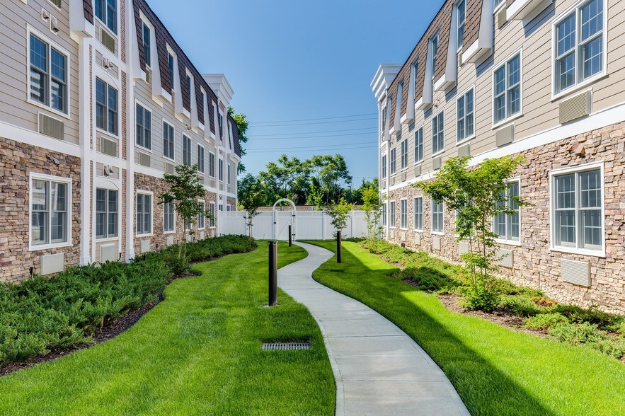 Fairfield Fieldstone At Farmingdale 168 Fulton St Farmingdale NY