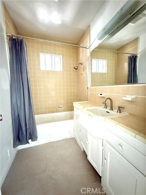 Building Photo - 1016 Montecito Dr