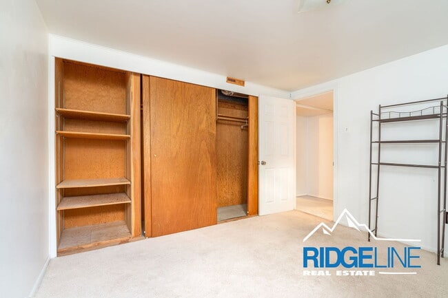 Building Photo - 204 19th Ave NW