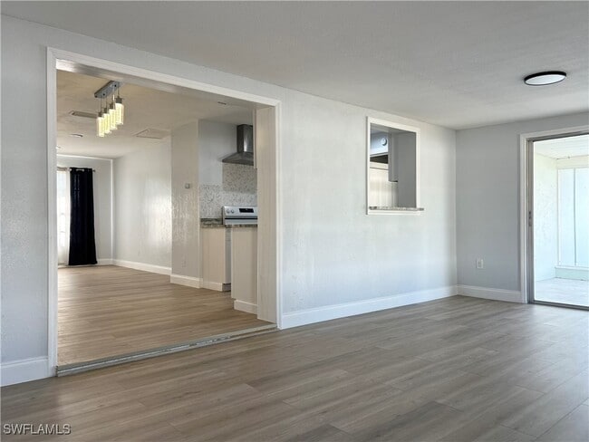 Building Photo - 1428 SE 20th Ave