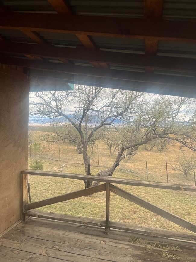 Building Photo - Beautiful ! Bed 1.5 Bath in J-6.