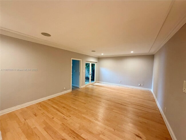 Building Photo - 1375 N Biscayne Point Rd