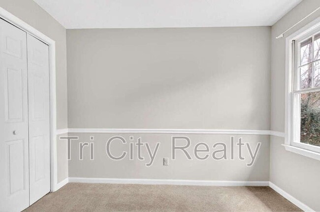 Building Photo - 404 Topaz Trail