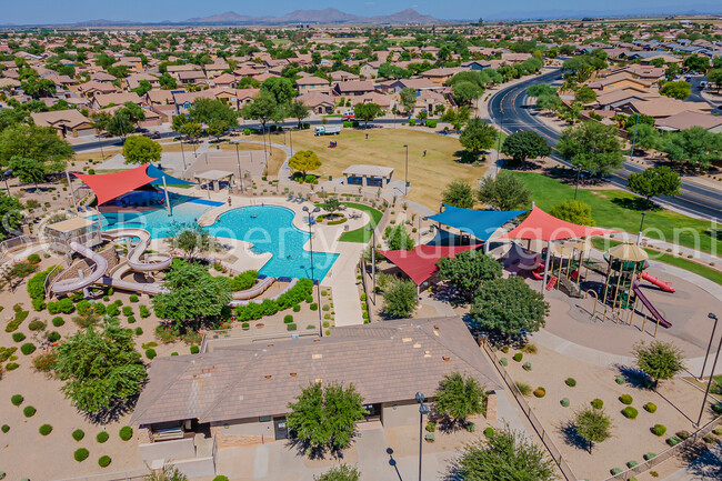 Building Photo - Gorgeous Casa Grande home ready for move in