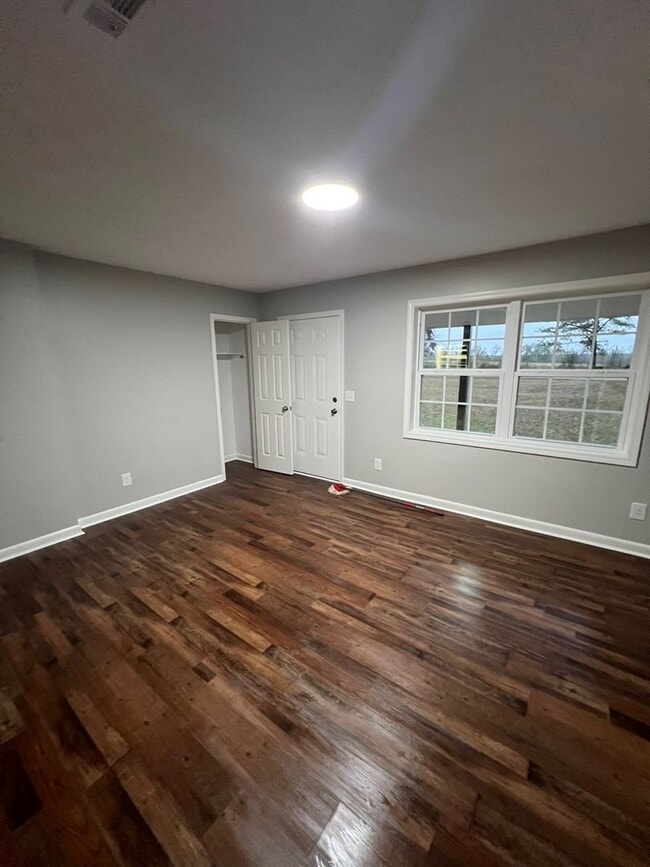 Building Photo - Renovated 3 Bedroom 1.5 Bath Home on 1.5 Acres!