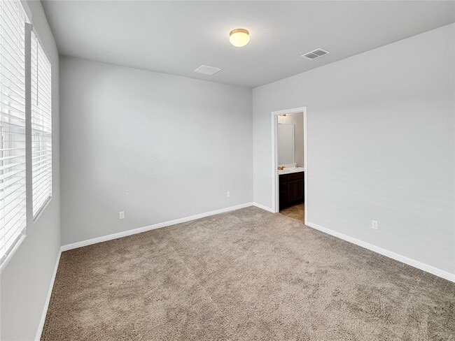 Building Photo - 2437 Roosevelt Rd