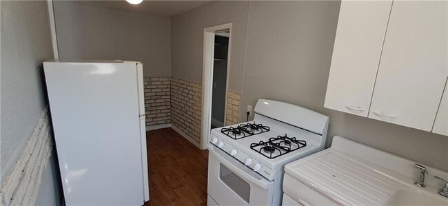 Building Photo - 1022 Ridenbaugh St