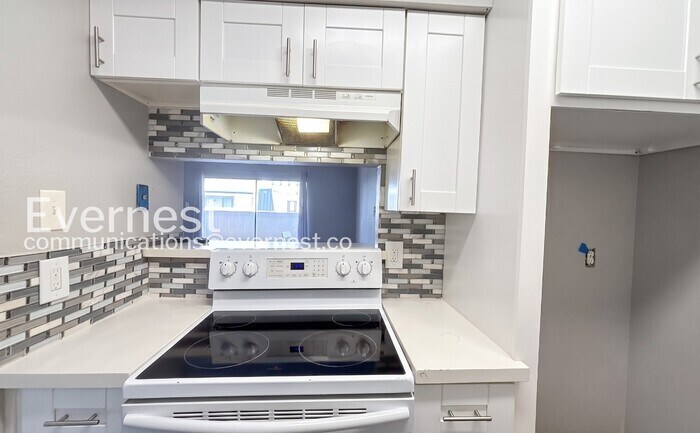 Building Photo - 8421 Hearth Dr