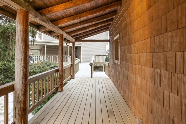 Building Photo - 118 Agape Wy