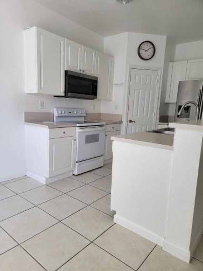 Primary Photo - 11218 NW 56th St