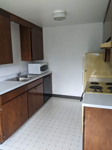 Building Photo - 1134 9th Ave W