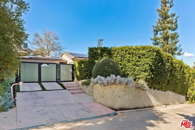 Building Photo - 2841 Montcalm Ave