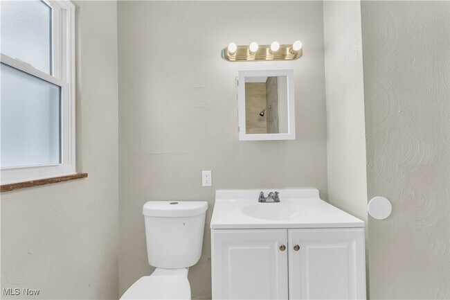 Building Photo - 27681 Lakeshore Blvd