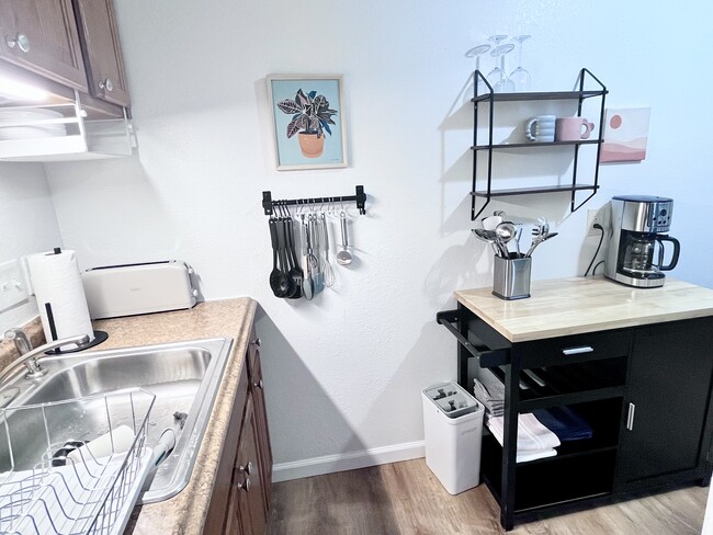 Building Photo - Rocky Court