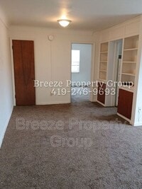 Building Photo - 2445 W Bancroft St