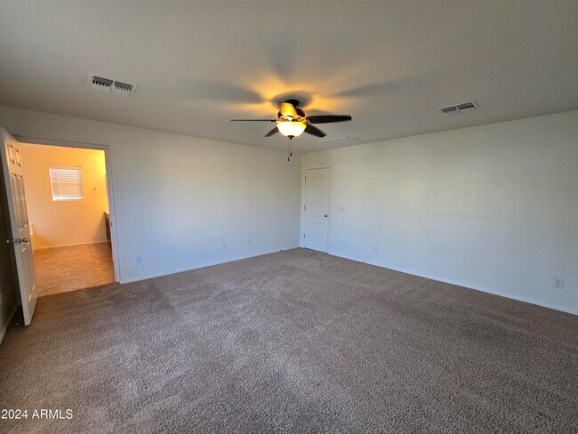 Building Photo - 3538 E Carla Vista Dr