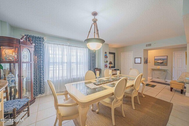 Building Photo - 4650 Links Village Dr