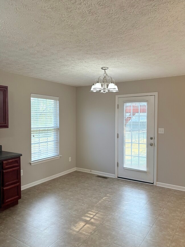 Building Photo - 409 Cedar Hollow Dr