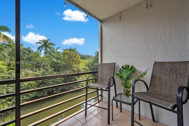 Building Photo - 105 Royal Pk Dr