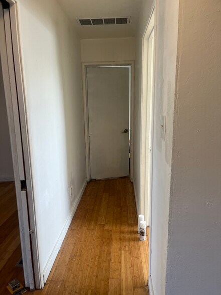 Building Photo - 359 S 17th St