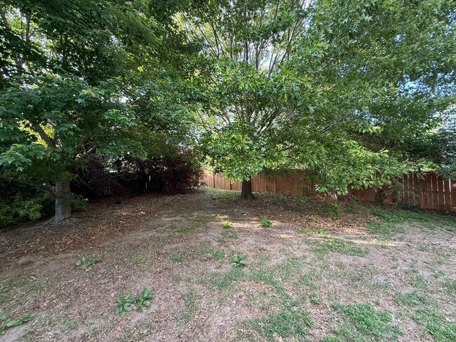 Building Photo - 2113 Trefoil Ln