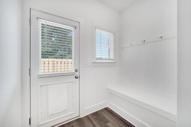 Building Photo - 128 Huntley Dr