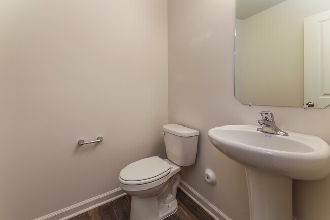 Building Photo - 210 Kyle's Dr