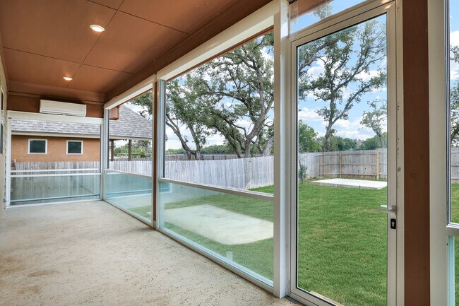 Building Photo - 8626 Glass Gem Dr