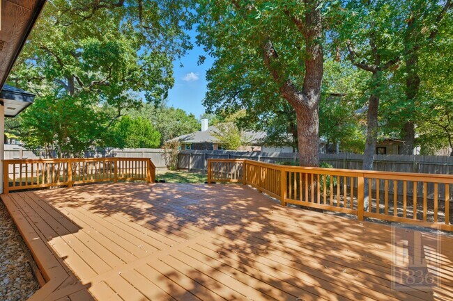Building Photo - 4011 Travis Country Cir