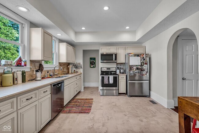 Building Photo - 2508 Carrollton Ave