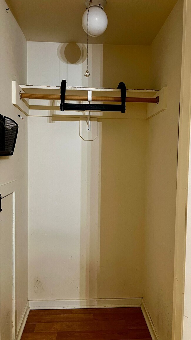 Building Photo - 1222 Brown St