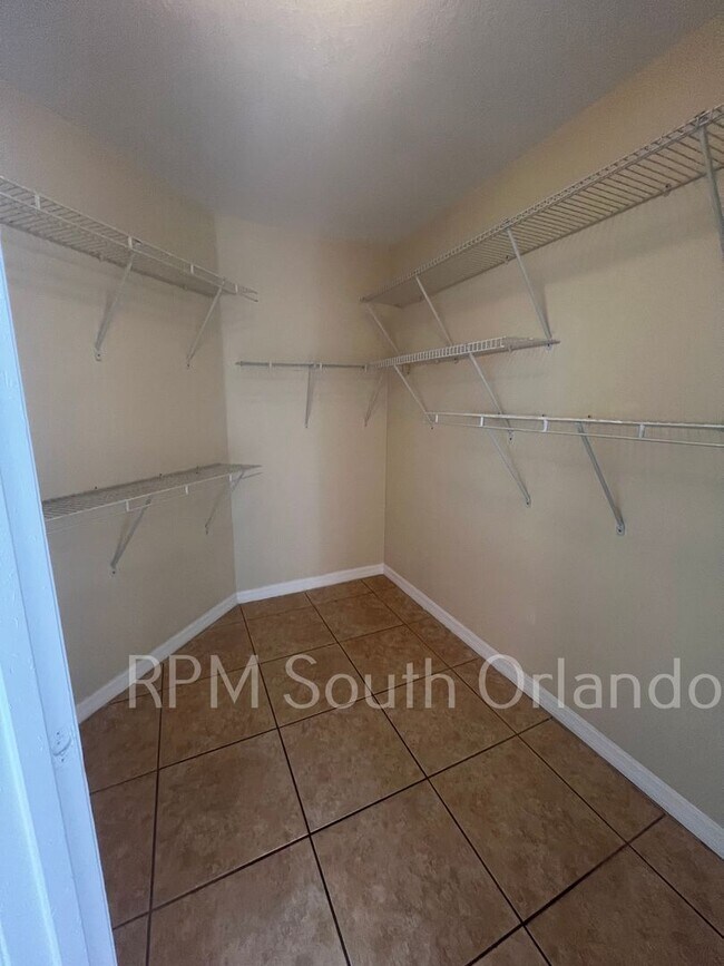 Building Photo - Beautiful 4 Bedroom 2.5 Bath Home with Hea...