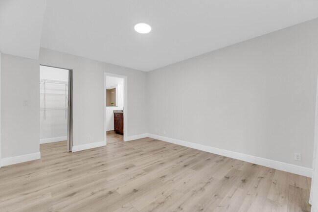 Building Photo - 1256 S Military Trail