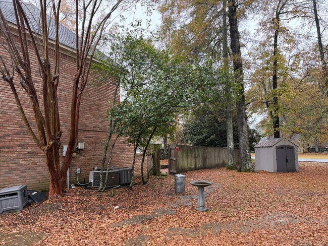 Building Photo - 89 Sir Henry Dr