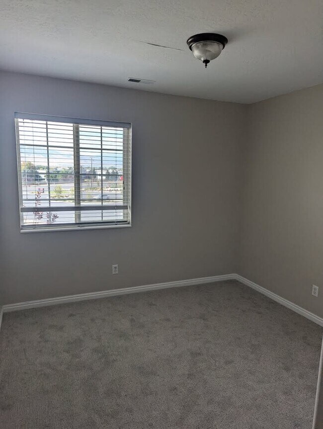 Building Photo - Countrywoods Condo 1274 S