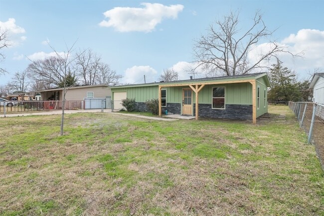 Building Photo - 1211 Gate Ln Dr