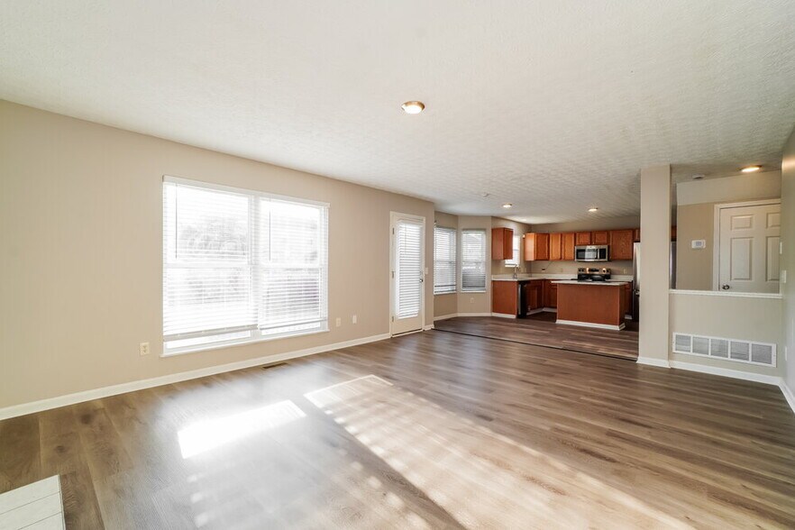 Building Photo - 3174 Gallant Dr