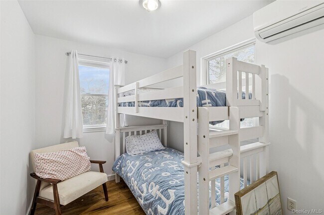 Building Photo - 80 Louse Point Rd