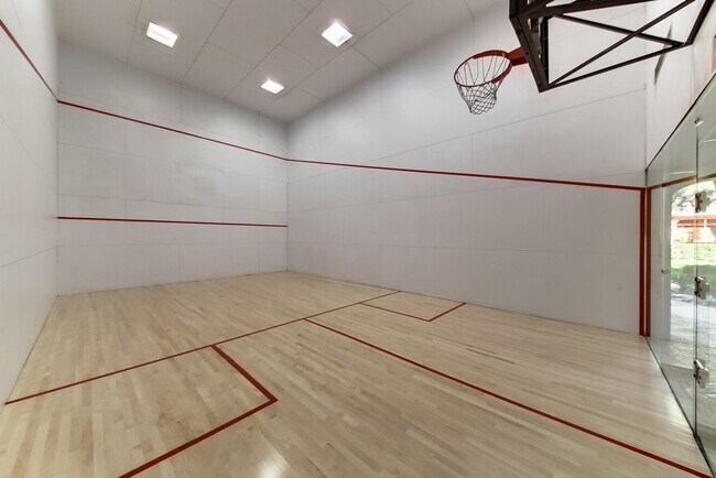 Building Photo - Meridian FURNISHED 2 BDR /2 BATH Luxury Condo - RESORT STYLE LIVING, 1-1/2 Blocks From The Heart ...