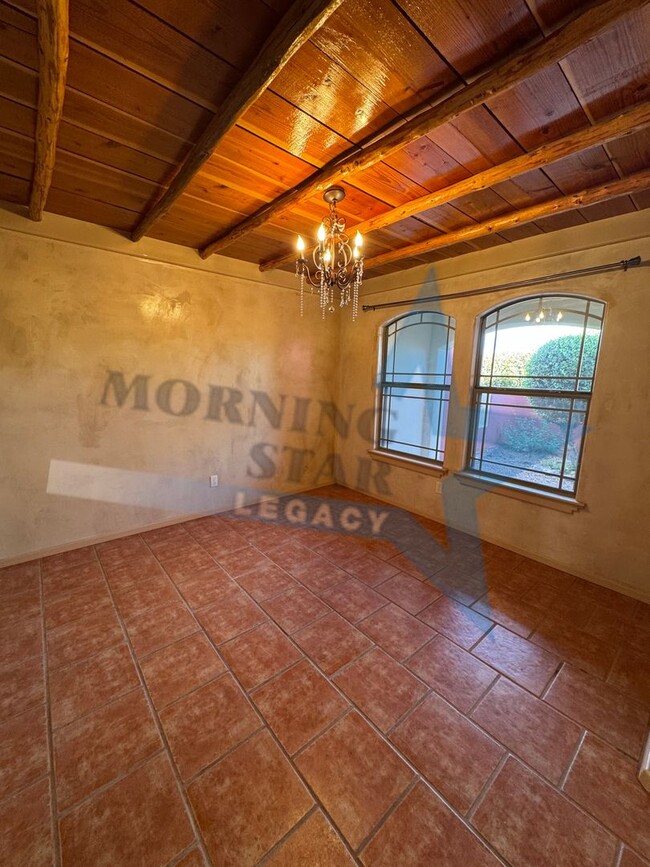 Building Photo - Live in MESILLA!  Beautiful house in the m...