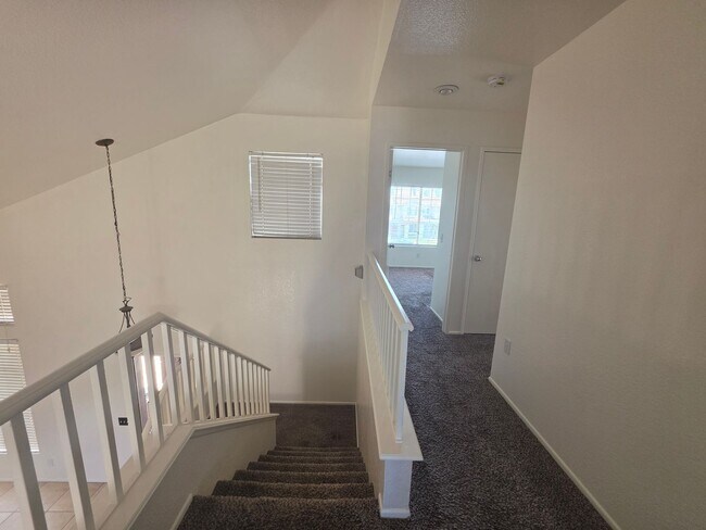 Building Photo - 1354 Carriage Ln