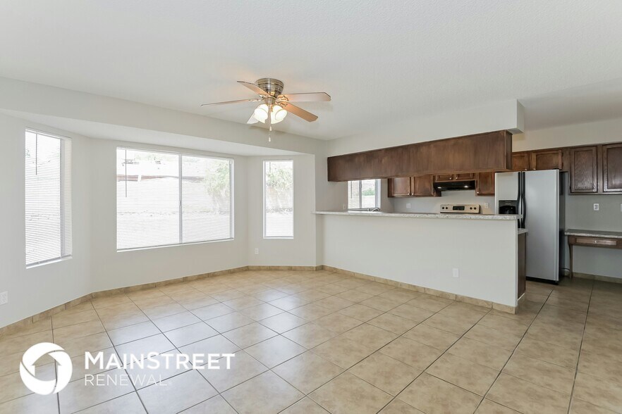 Building Photo - 1715 W Holly Oak Dr